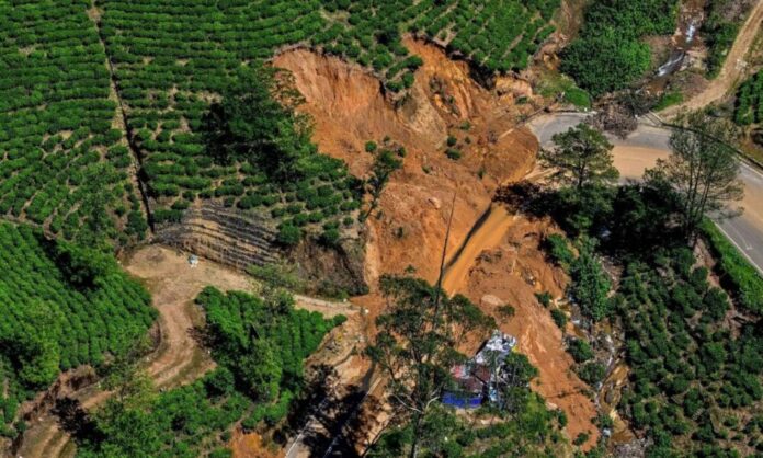 Landslide_NuwaraEliya_1200px675_18_12_25-1000x600