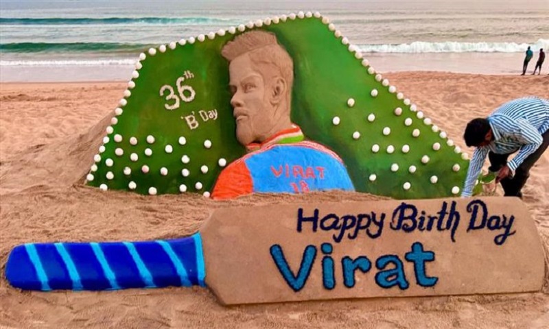 Virat-Kohlis-sand-art-by-Sudarsan-Pattnaik-784x441